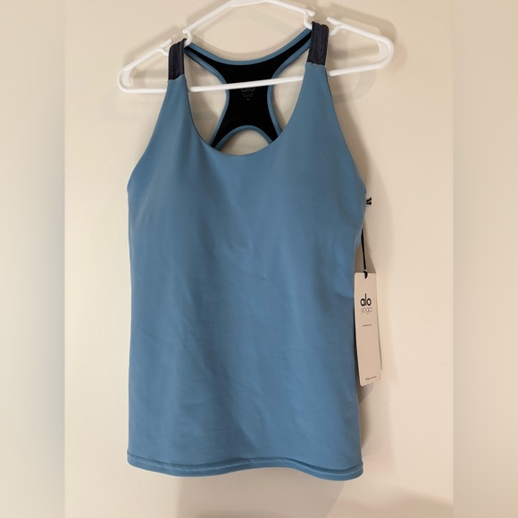 ALO Yoga Tops - ALO Yoga Venture bra tank